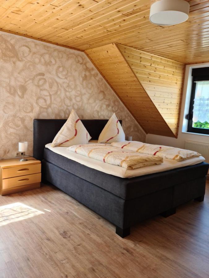 Gaestehaus Portugall เอลเลนซ์-พอลเทอร์สดอร์ฟ ภายนอก รูปภาพ