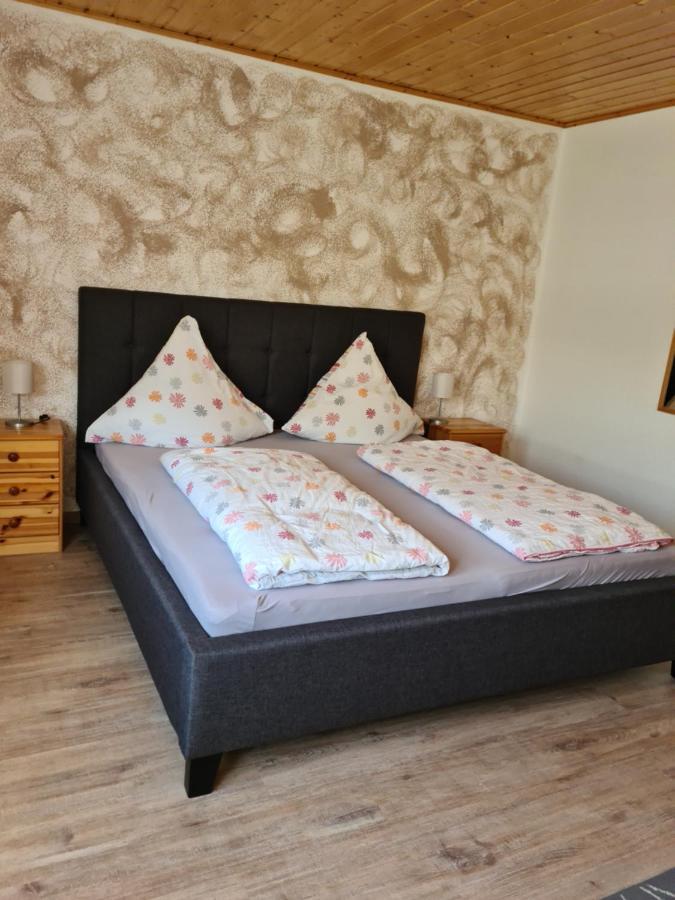 Gaestehaus Portugall เอลเลนซ์-พอลเทอร์สดอร์ฟ ภายนอก รูปภาพ
