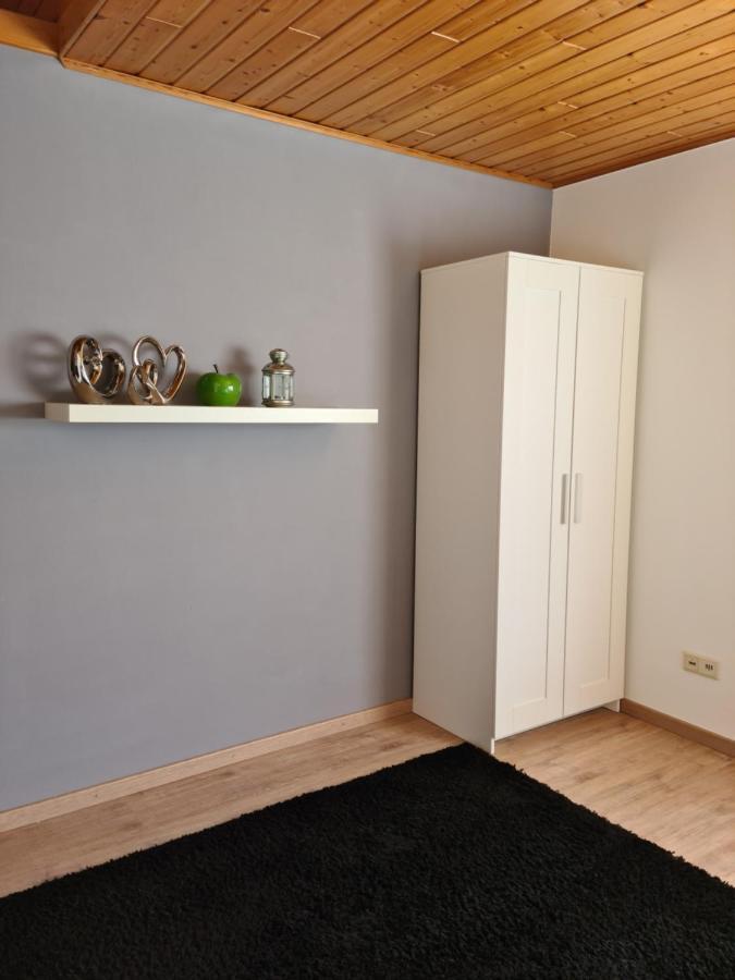 Gaestehaus Portugall เอลเลนซ์-พอลเทอร์สดอร์ฟ ภายนอก รูปภาพ