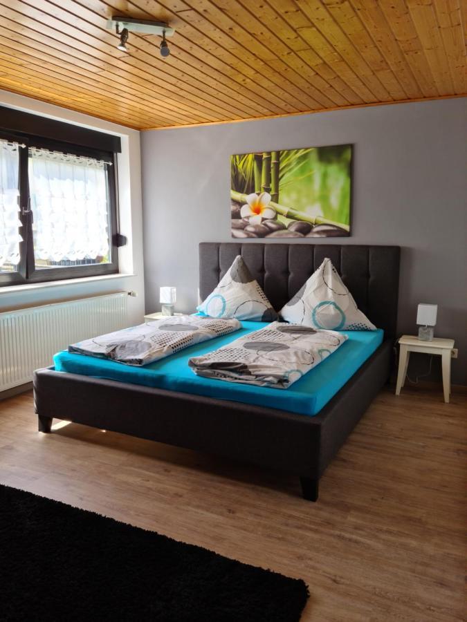 Gaestehaus Portugall เอลเลนซ์-พอลเทอร์สดอร์ฟ ภายนอก รูปภาพ