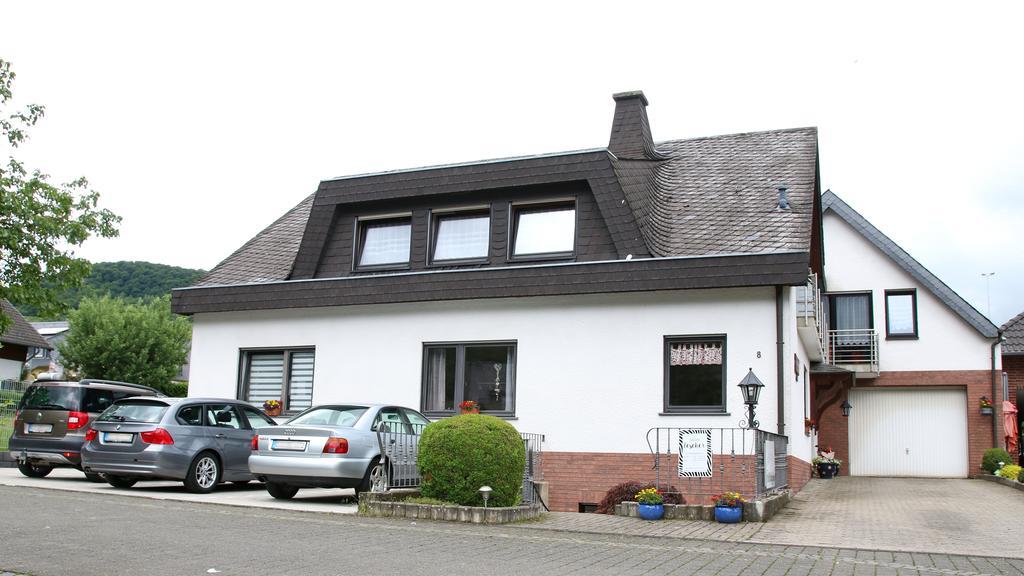 Gaestehaus Portugall เอลเลนซ์-พอลเทอร์สดอร์ฟ ภายนอก รูปภาพ