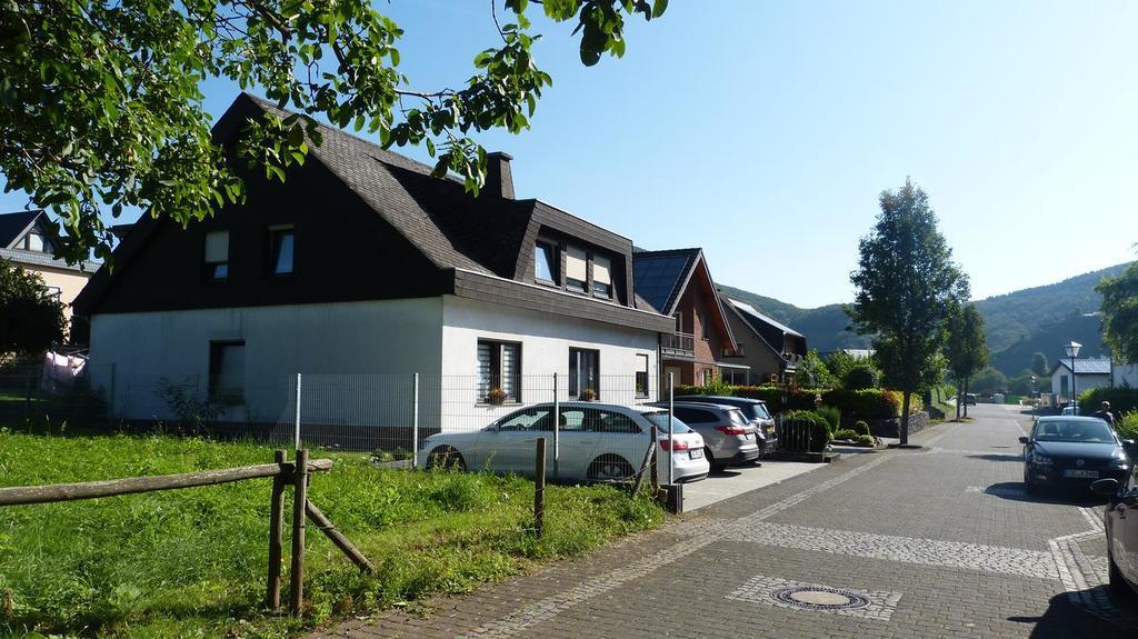 Gaestehaus Portugall เอลเลนซ์-พอลเทอร์สดอร์ฟ ภายนอก รูปภาพ